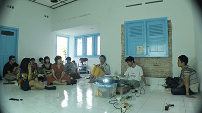 Presentasi Aki Iwaya 07.jpg