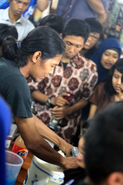 File:Workshop peralatan lab generik PGSD USD 11.jpg