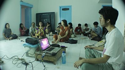 Presentasi Aki Iwaya 01.jpg