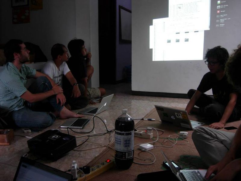 File:Workshop Step Sequencer dengan Pure Data di Jogja Noise Bombing 02.jpg