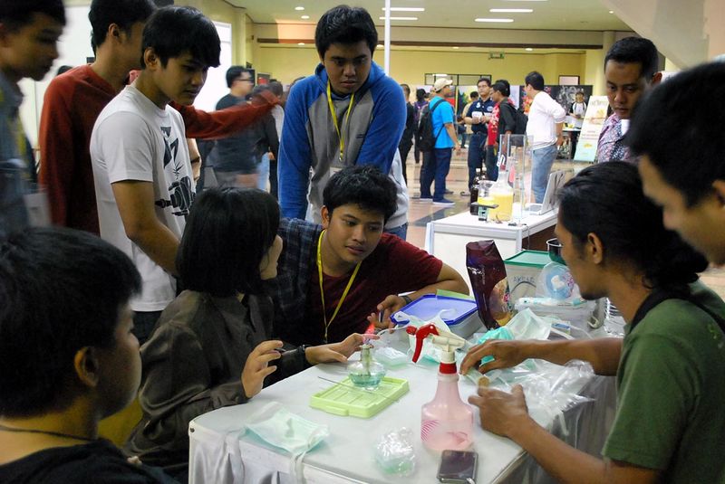 File:Geekfest2012 - workshop inokulasi 02.jpg