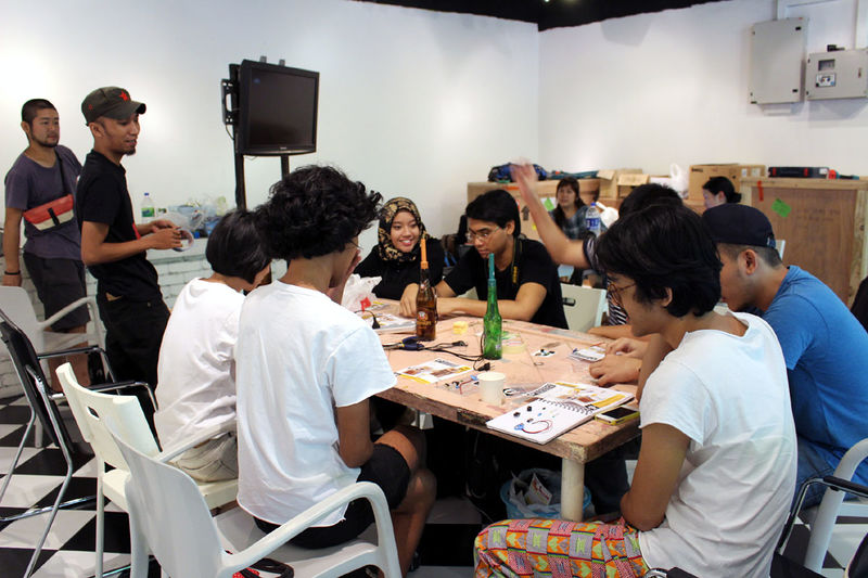 File:TM Synth workshop Media Art Kitchen Kuala Lumpur 03.jpg