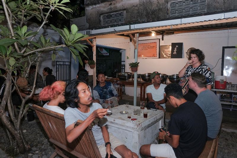 File:Arisan Tenggara - Pesta Penyambutan di MES 56 30.jpeg