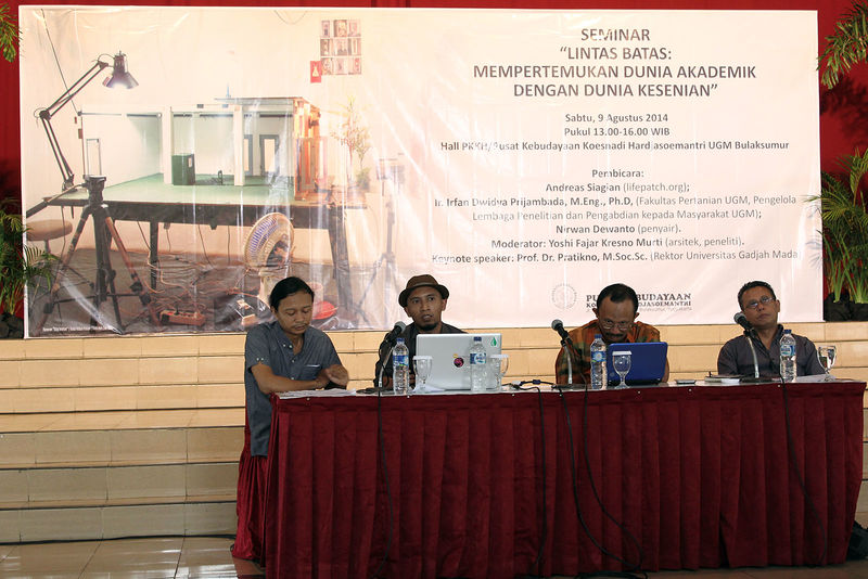 File:Seminar Lintas Batas 05 Andreas Siagian.JPG