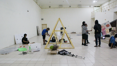 Persiapan pemasangan instalasi cut & re-mix 2014.png
