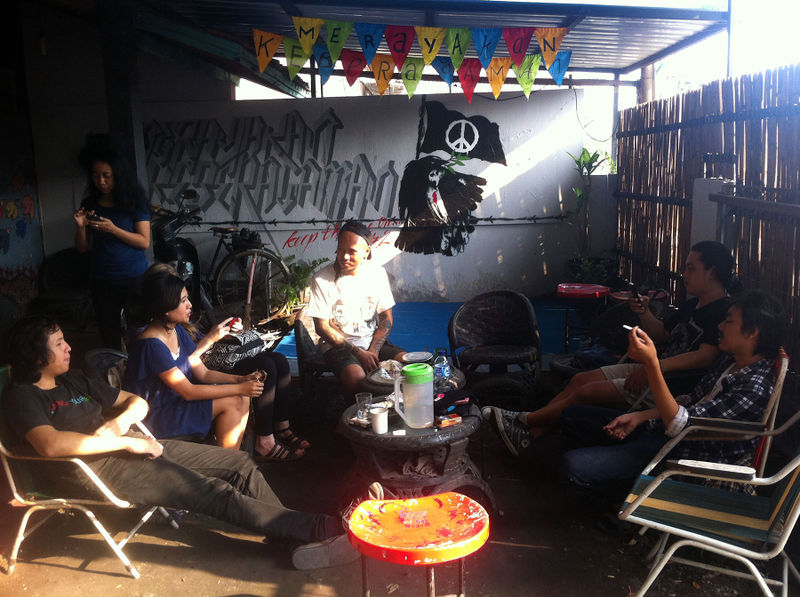 File:BCS on tour Yogyakarta - Studio Visit Survive Garage 04.jpg