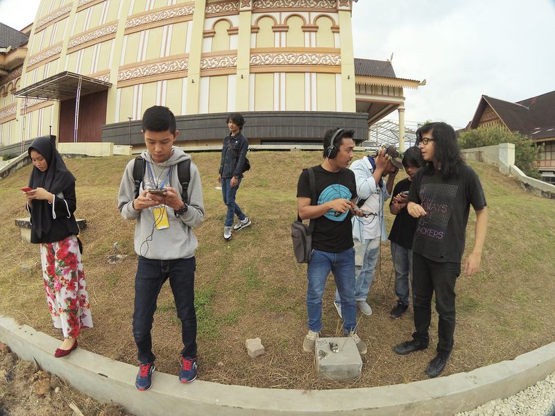 File:Jalan jalan Sore Seni Suara 05.jpg