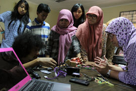 Tourdigrade - Presentasi Demonstrasi Surabaya 08.jpg