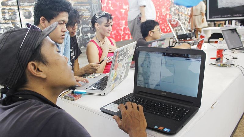 File:Biennale Jogja - Lifepatch - SKS - pdpdan workshop 03.jpg