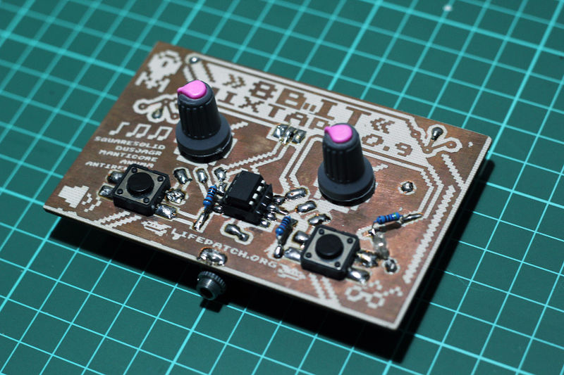 File:8-Bit Mixtape 0.9 workshop kit, assembled.jpg