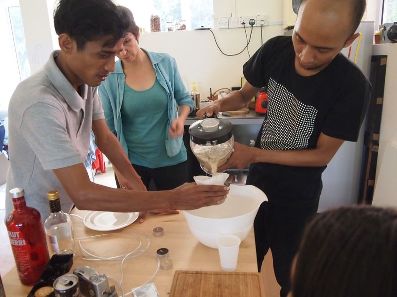 File:Wine making camera hacking l'observatoire singapore 09 asik.jpg