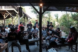 Arisan Tenggara - Sesi Berbagi Modal Budaya Kolektif di Ruang Gulma 03.jpg