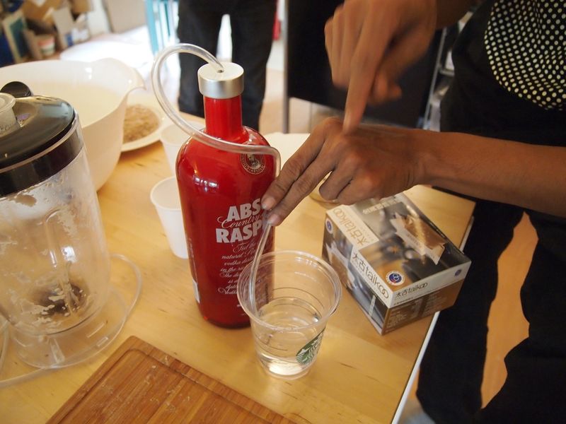 File:Wine making camera hacking l'observatoire singapore 40 asik.jpg