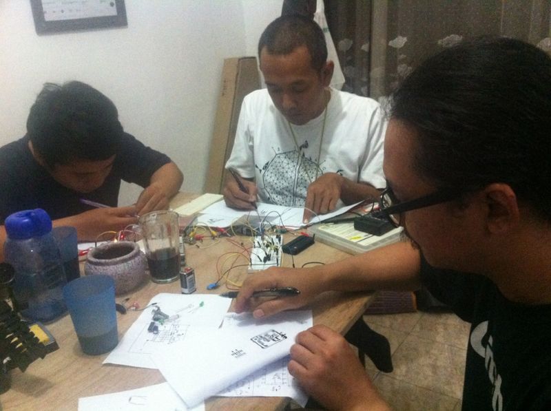 File:Sinau Skema Sirkuit Sintesis Suara Sob 17.JPG