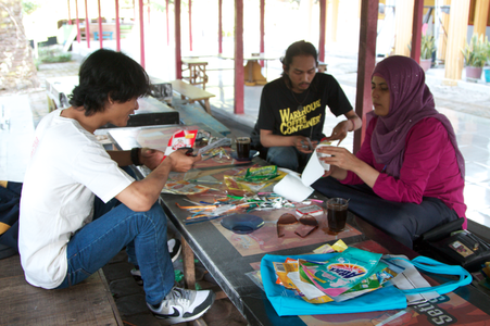 Lifepatch seni media 2017 - Lokakarya Paru Paru Pekanbaru 04.png