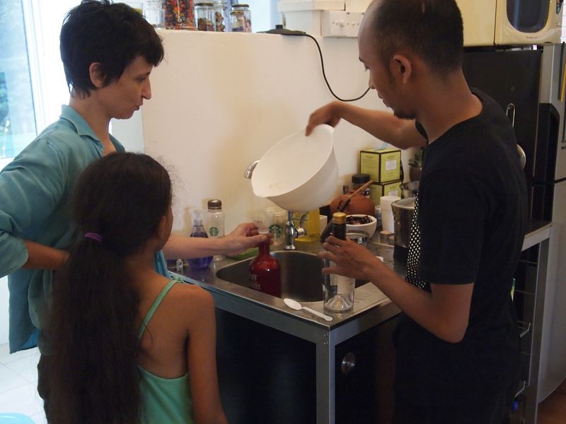 File:Wine making camera hacking l'observatoire singapore 14 asik.jpg