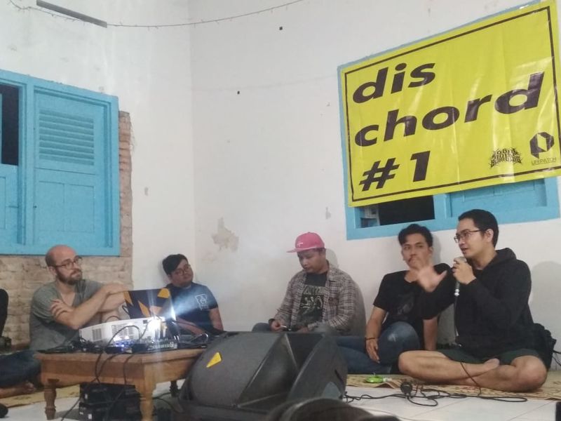 File:Dischord - Noise is Serious Shit 08.jpeg