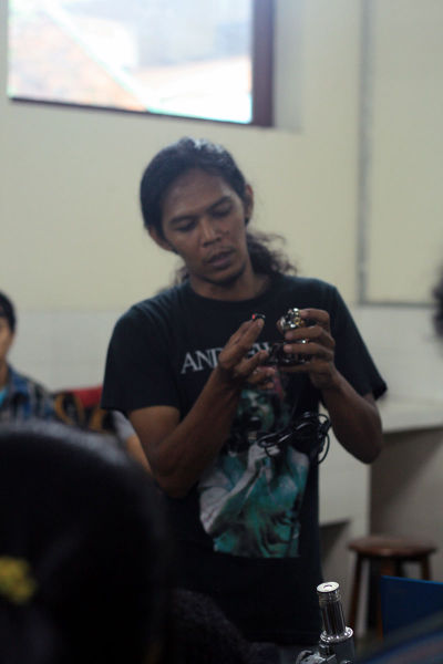 File:Workshop peralatan lab generik PGSD USD 22.jpg