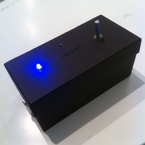 File:Squaresynth Prada.jpg