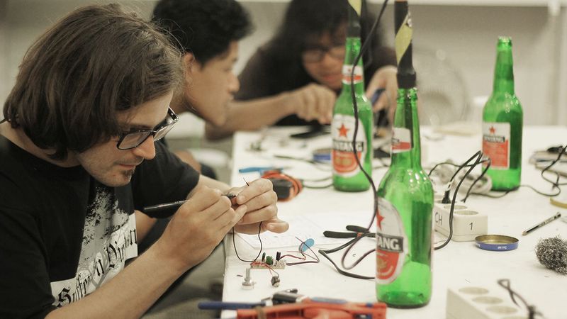 File:Biennale Jogja - Lifepatch - SKS - squaresynth 09.jpg