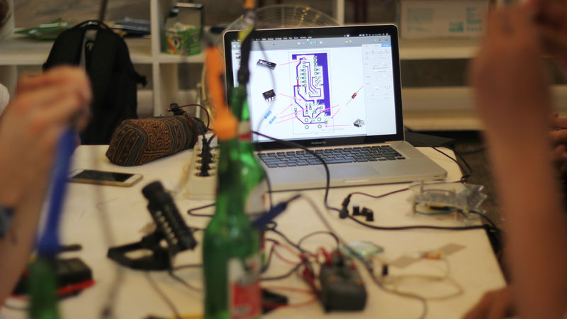 File:Lokakarya DIY Midi Controller Biennale Jogja 08.jpg