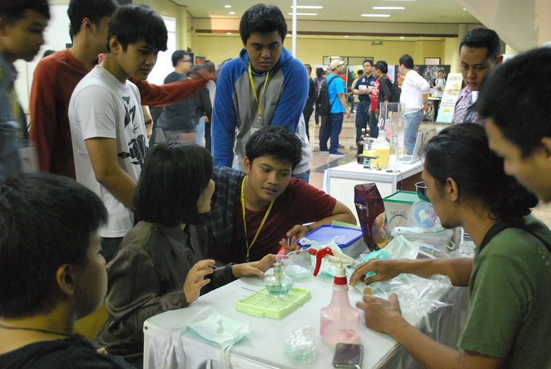 File:Workshop Inokulasi Ragi Geekfest 2012 09.JPG