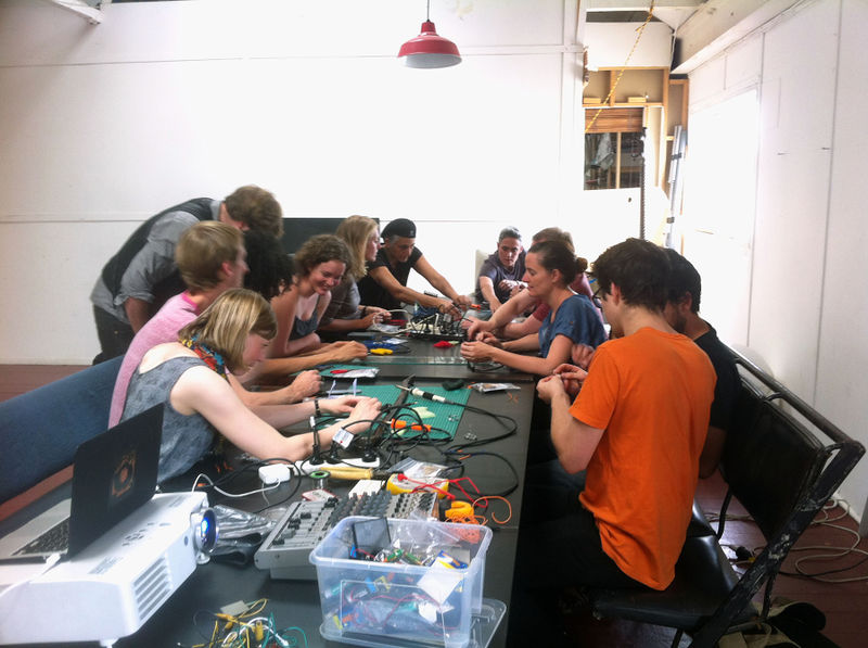 File:IBP Squaresynth - DIY Electronic Workshop Medialab Melbourne 02 web.jpg