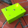 Squaresynth twin giftbox green 01.jpg