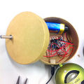 Squaresynth round giftbox 02.jpg