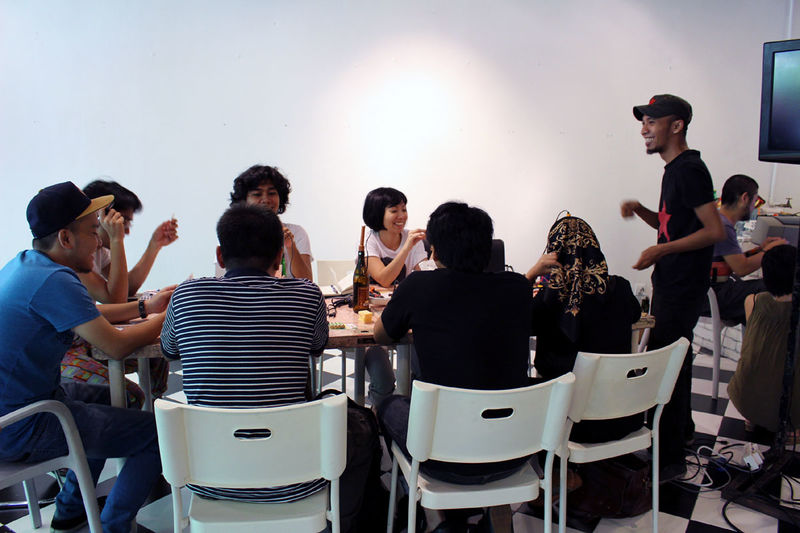 File:TM Synth workshop Media Art Kitchen Kuala Lumpur 05.jpg