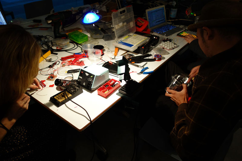 File:Squaresynth Collaboratorium Workshop ITS 04.jpg