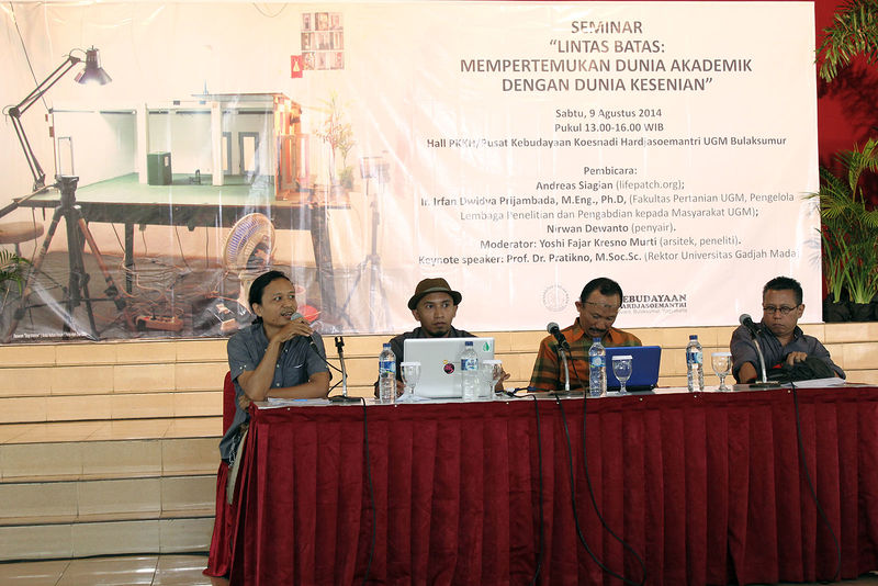 File:Seminar Lintas Batas 03 Yoshi Fajar Kresno Murti.JPG