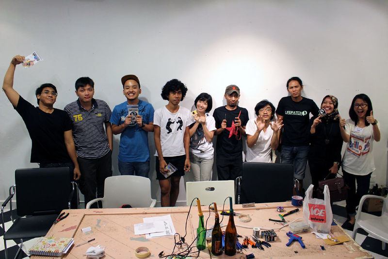 File:TM Synth workshop Media Art Kitchen Kuala Lumpur 31.jpg