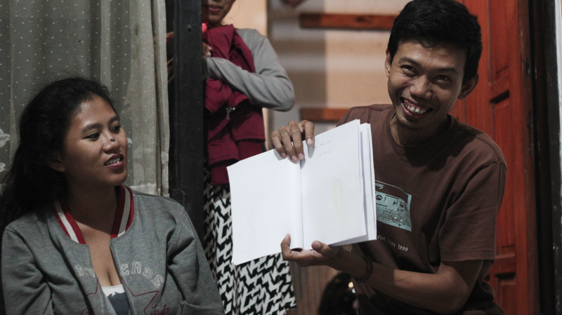 File:Key Scenezzzzzzine oleh Sherry Hong dan Annisa R. Rahmasari 03.png