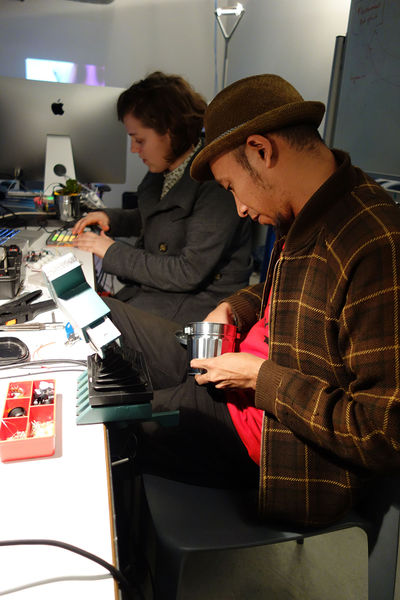 File:Squaresynth Collaboratorium Workshop ITS 08.jpg