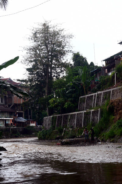 File:Survey Lapangan Jogja River Project 2013 16.jpg