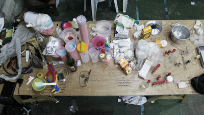 Meja kerja pembuatan dildo.jpg