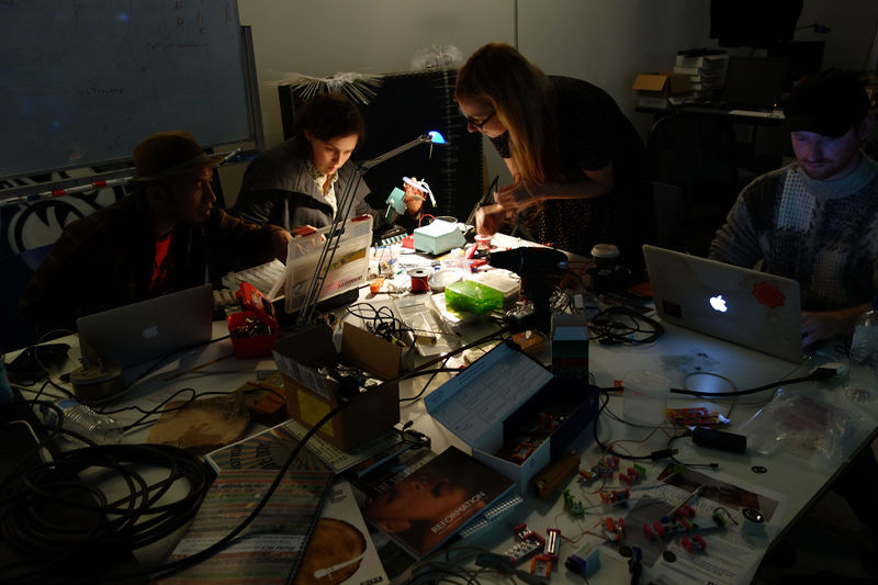 File:Squaresynth Collaboratorium Workshop ITS 01.jpg