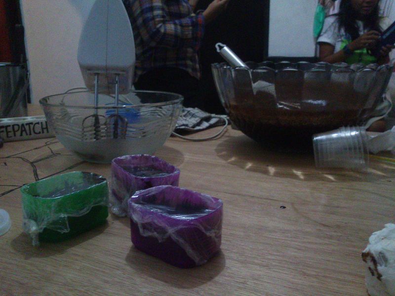 File:Herbal-Soap-Workshop-09.jpg