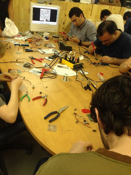 File:Workshop Squaresynth oleh Justyna Ausareny di Helios Makerspace 04.jpg