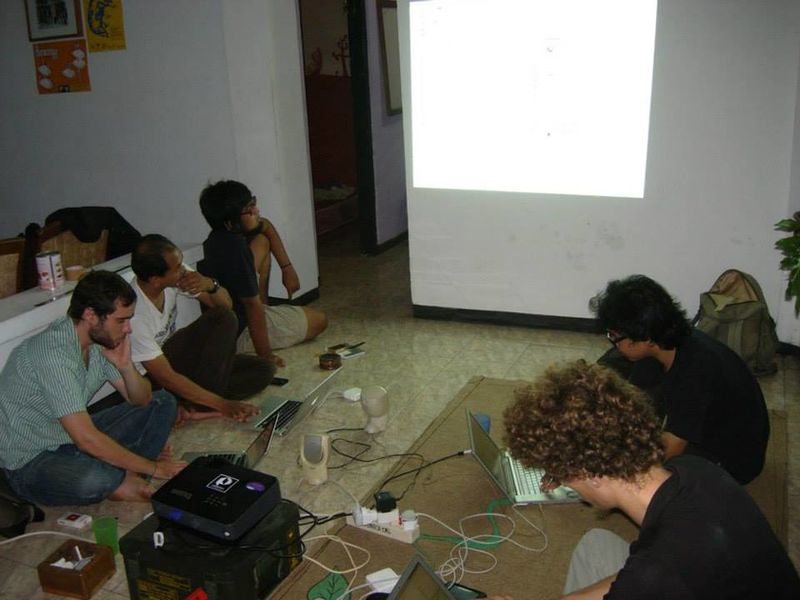 File:Workshop Step Sequencer dengan Pure Data di Jogja Noise Bombing 05.jpg