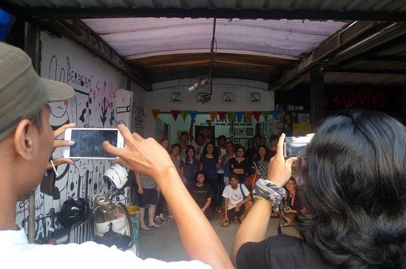 File:BCS on tour Yogyakarta - Studio Visit Survive Garage 03.jpg
