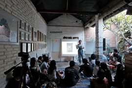 Arisan Tenggara - Sesi Berbagi di Survive 01.jpg