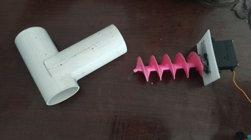 File:FishFeeder becek.jpg