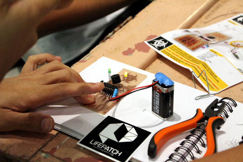 File:TM Synth workshop Media Art Kitchen Kuala Lumpur 19.jpg